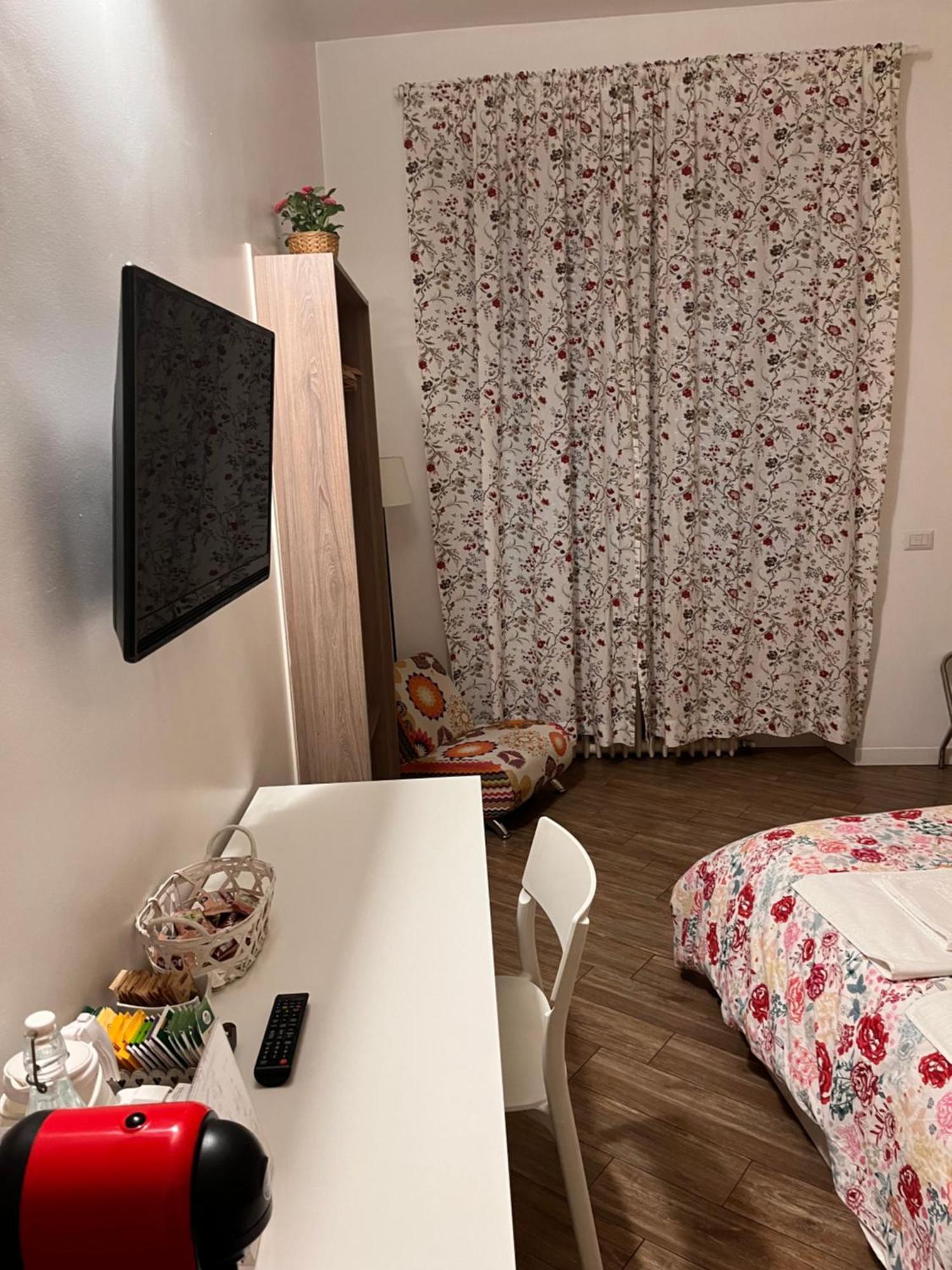 B&B Via Fontana Milano Eksteriør billede